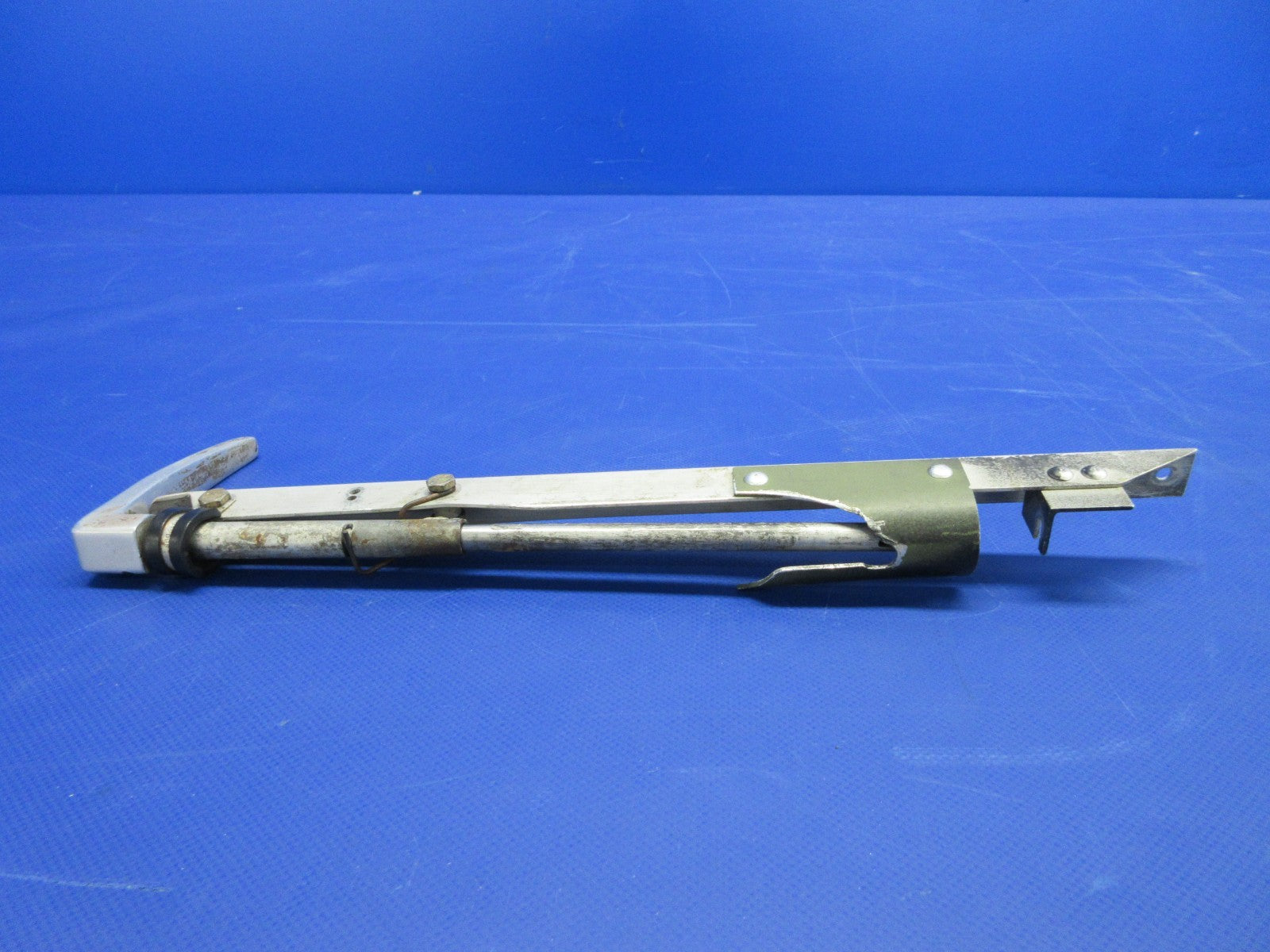 =Cessna 182 / 182L Parking Brake Handle P/N 0713693-2 (0226-1031)11