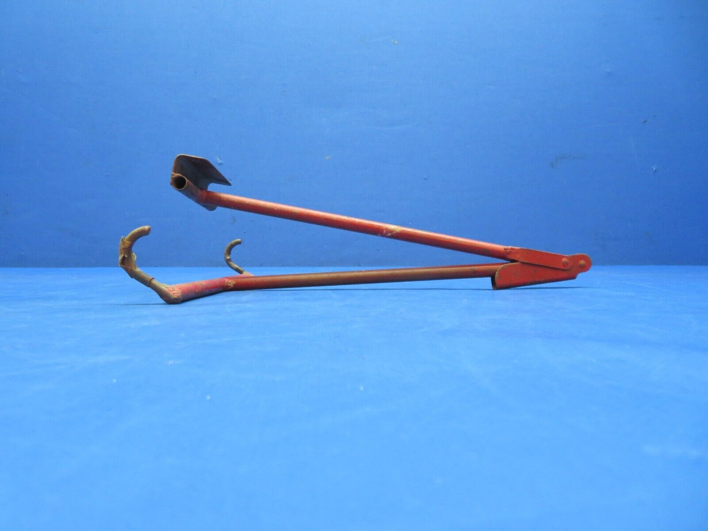 Piper Central Control Gust Lock P/N 4860058-1 (0923-342)
