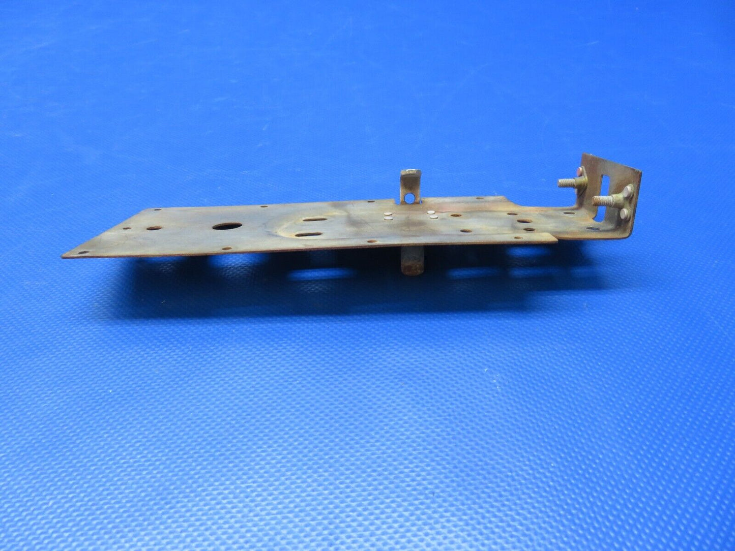 Cessna 150 RH Door Latch Mounting Plate & Housing Assy P/N 0413388-1 (0724-1832)