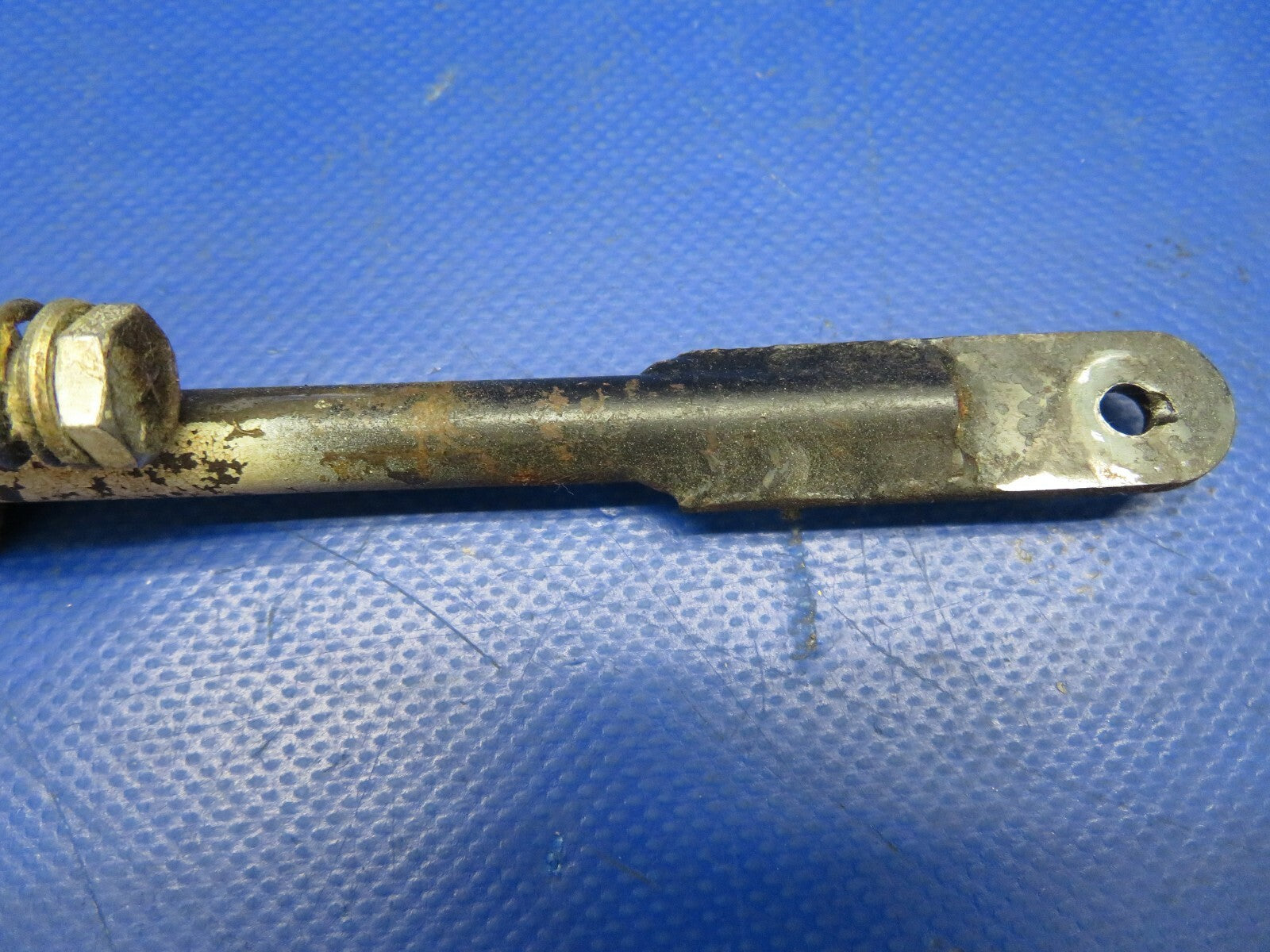 Piper PA-32RT-300 Lance II Tube Assy Door Latch P/N 79515-05 (0620-331)3