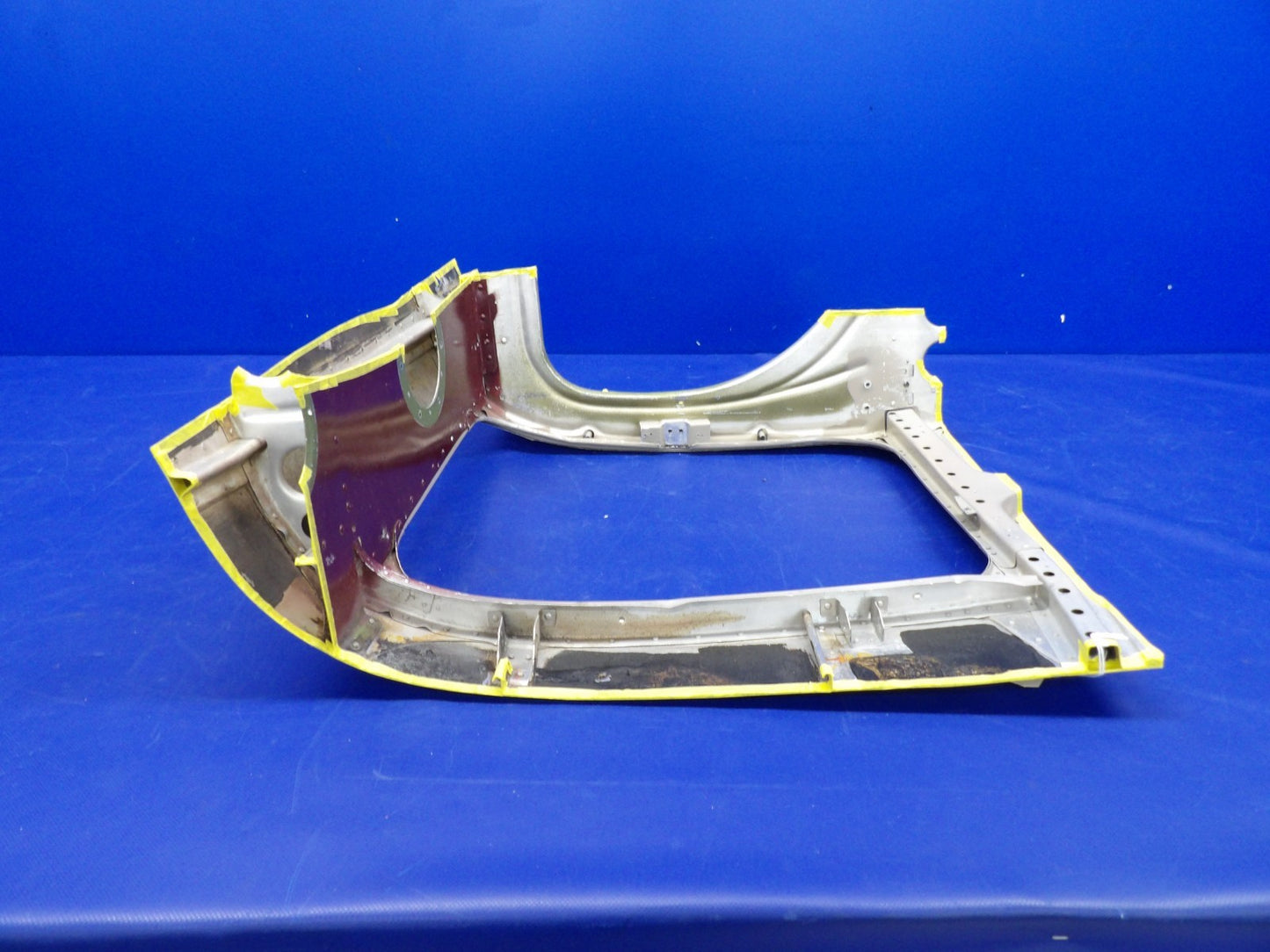Cessna 182 / 182L Baggage Door Frame P/N 0711618-1, 0711673-1 (0226-2037)3