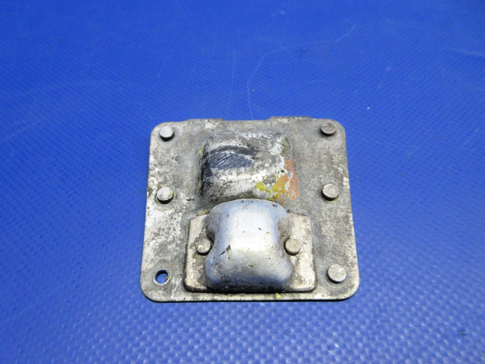 Beech D95A Travel Air Cowl Latch Plate (0326-801)3