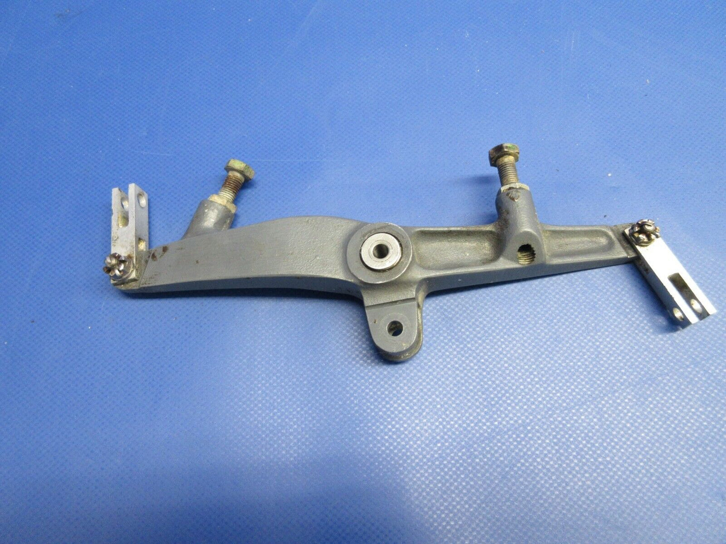 Beech 95 / D95A Travel Air Aileron Bellcrank LH P/N 35-521158-2 (0524-1089)