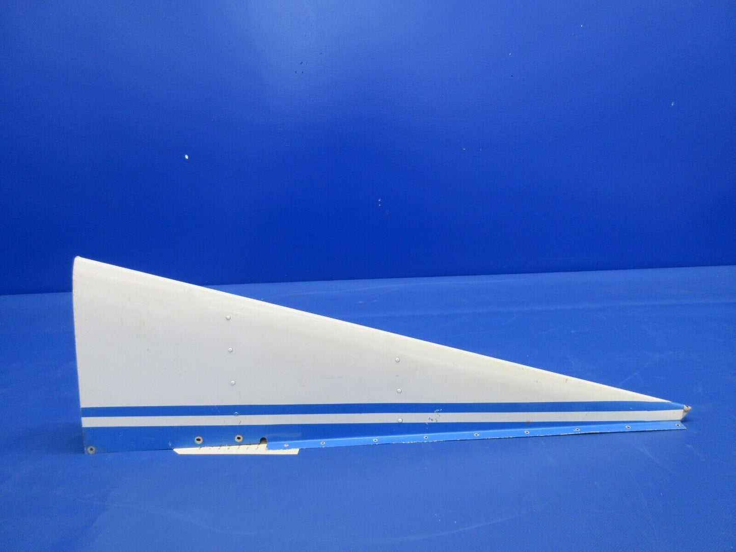 Cessna 150 Dorsal Fin Assy P/N 0431014-1 (0324-1211)