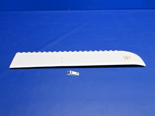 Piper PA-28R Nose Gear RH Door P/N 67352-001 NOS (0326-953)0