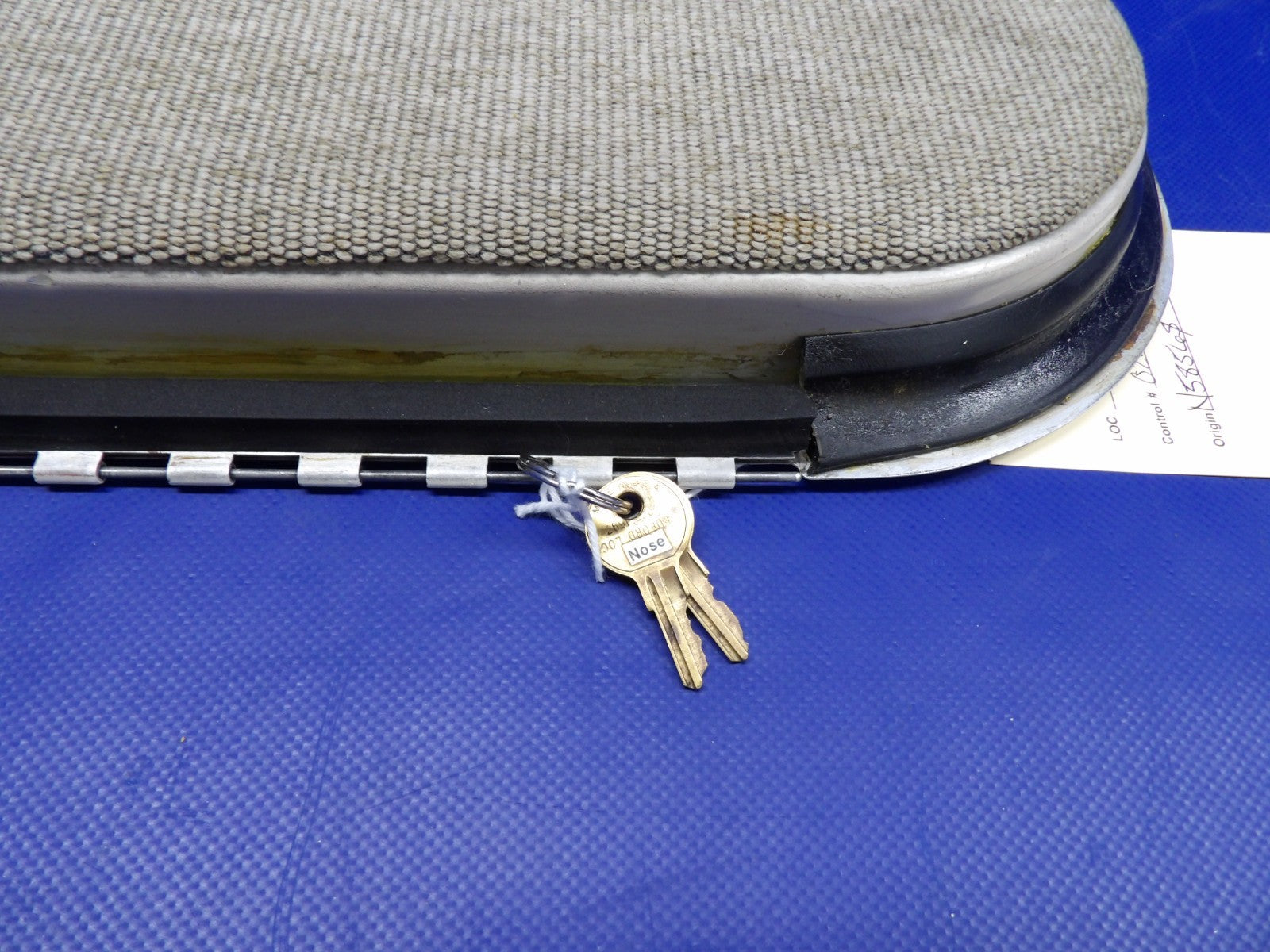 Beech 95 Travel Baggage Door w/ Key 35-410070-93, 95-420015-169 (0226-2032)6