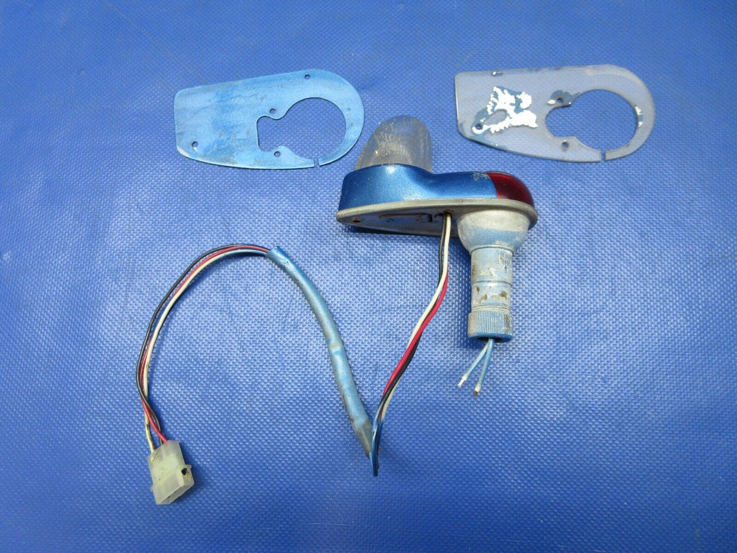 Bellanca 17-30A Viking Whelen Navigation Light LH P/N A427 TESTED (0524-1536)
