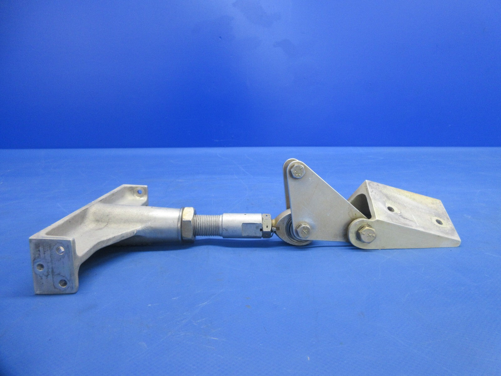 Enstrom 280FX Belt Tension Idler Actuator Yoke End P/N 28-13299-1 (1124-804)7