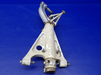 Beech 76 Duchess Nose Landing Gear P/N 105-820000-601 (0526-2045)9
