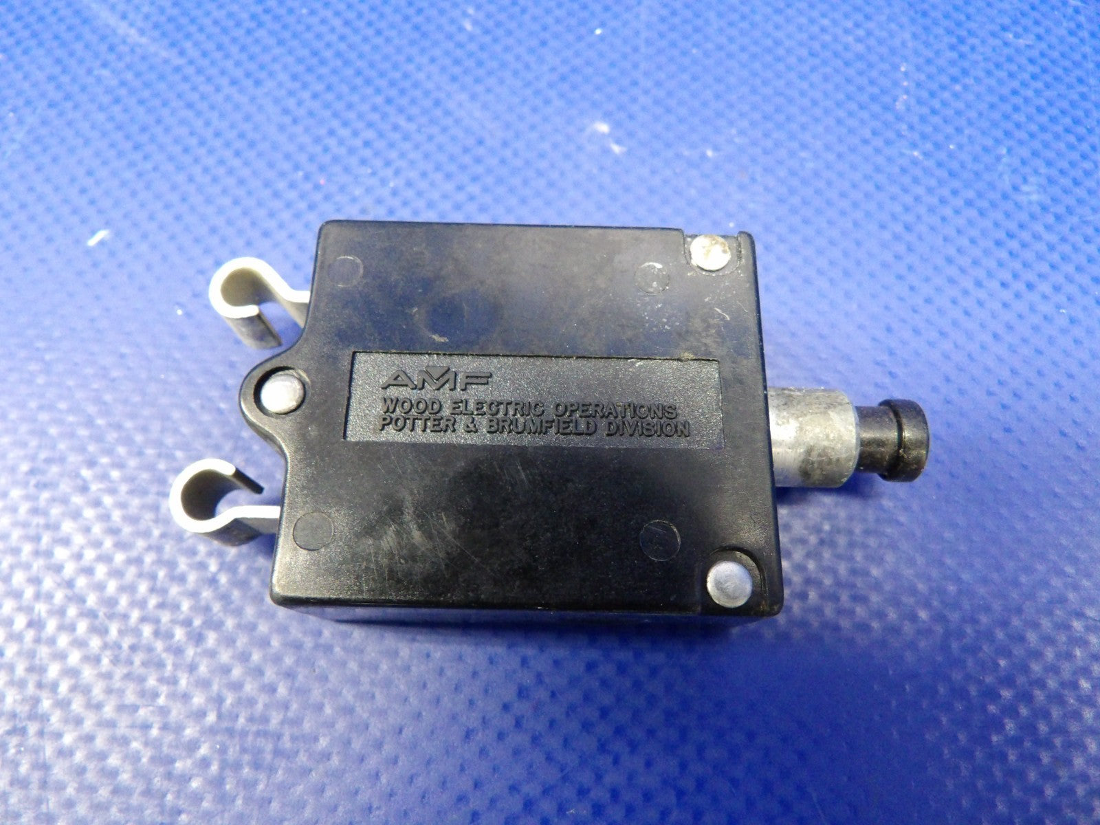 Piper Cheyenne Circuit Breaker 10 Amp P/N 819-210-102 LOT OF 12 (0626-1370)6
