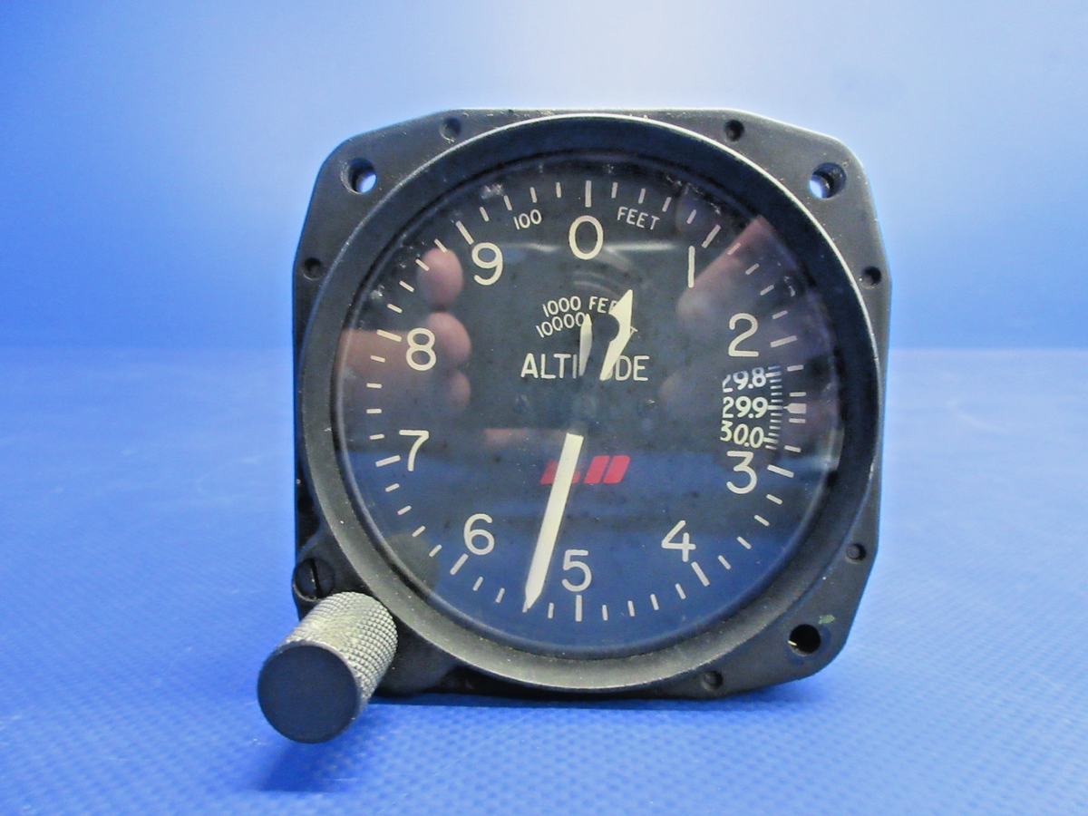 Cessna 310N Instruments & Flight Research Altimeter BD-A-15 CORE (0826-827)0