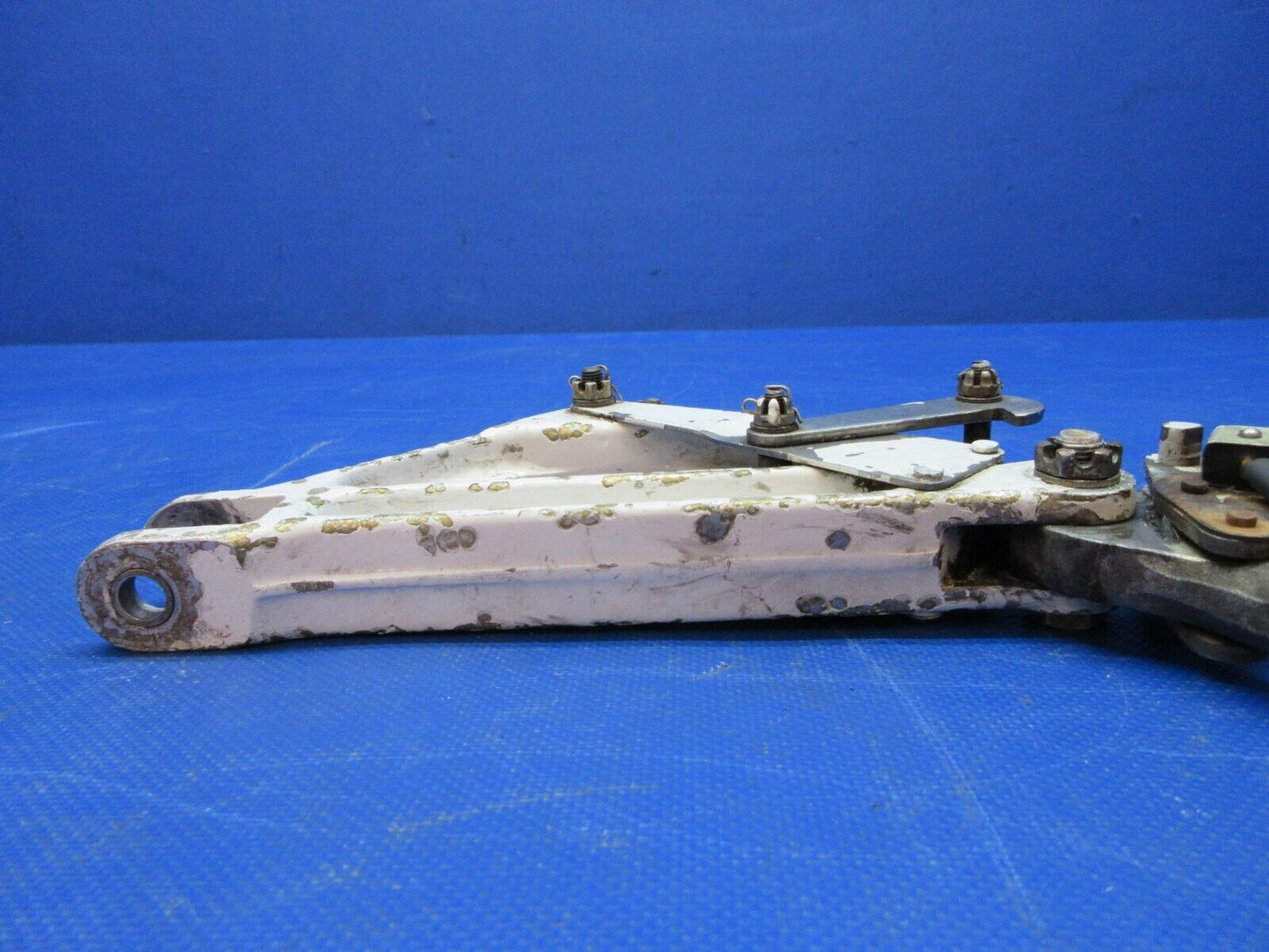 Piper PA-34-200T Seneca II RH MG Truss Assy w/ Switch P/N 78721-03 (0924-1374)