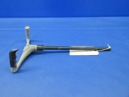 Cessna 150 Control Wheel / Yoke P/N 0513240-16 (0424-1065)