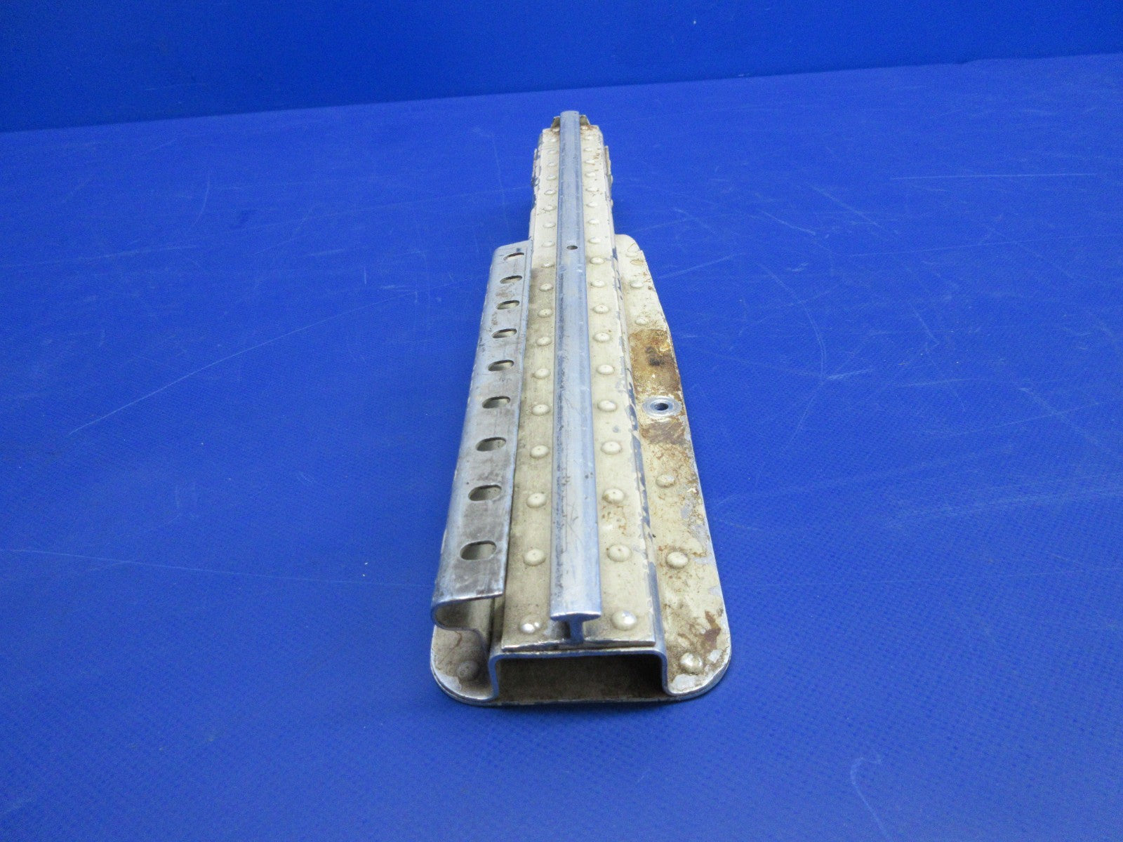 Cessna 310 / 310I LH Seat INBD Track P/N 0812987-8 (0326-863)6