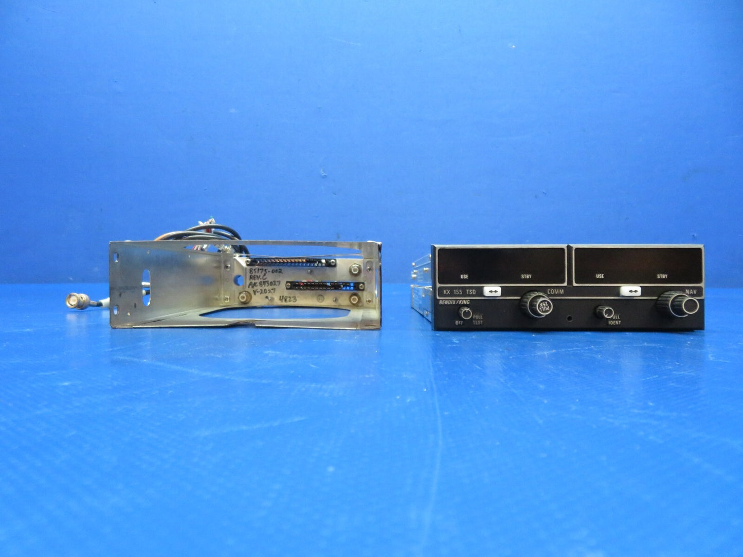 Bendix/King KX155 NAV/COMM w Connector 28V 069-1024-43 TESTED w/ 8130 (0125-196)3