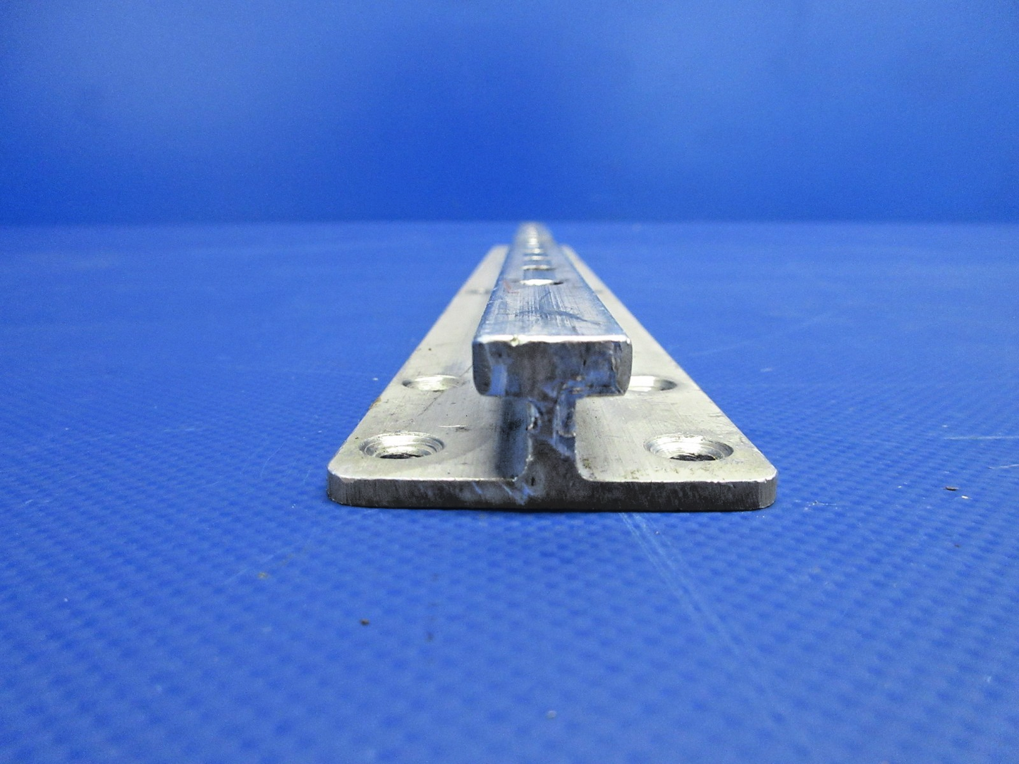 =Beech D95A Travel Air Rear Seat Center Seat Track P/N 95-420016-23 (0326-731)6