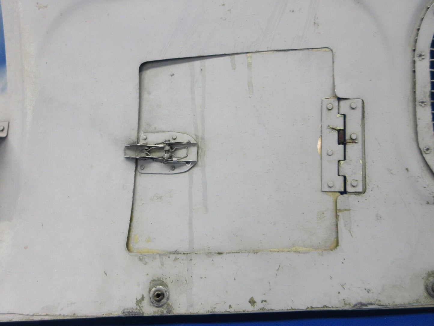 Bell 47J-2 Helicopter Fuselage Cowl RH P/N 47-340-207-231 (1124-1417)