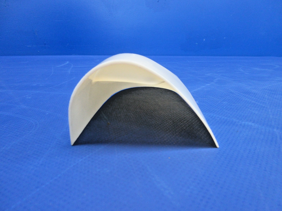 Cessna 172 / 182 UAvionix LH Wing Tip Adaptor P/N UAV-1002302-001 NOS (0926-716)8