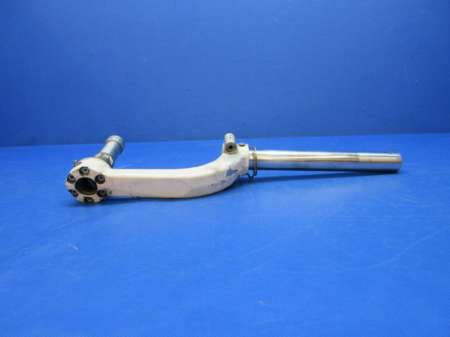 Piper PA-34-200T MG Strut, Fork & Axle w/ Nut & Bushing P/N 67037-06 (0924-1411)