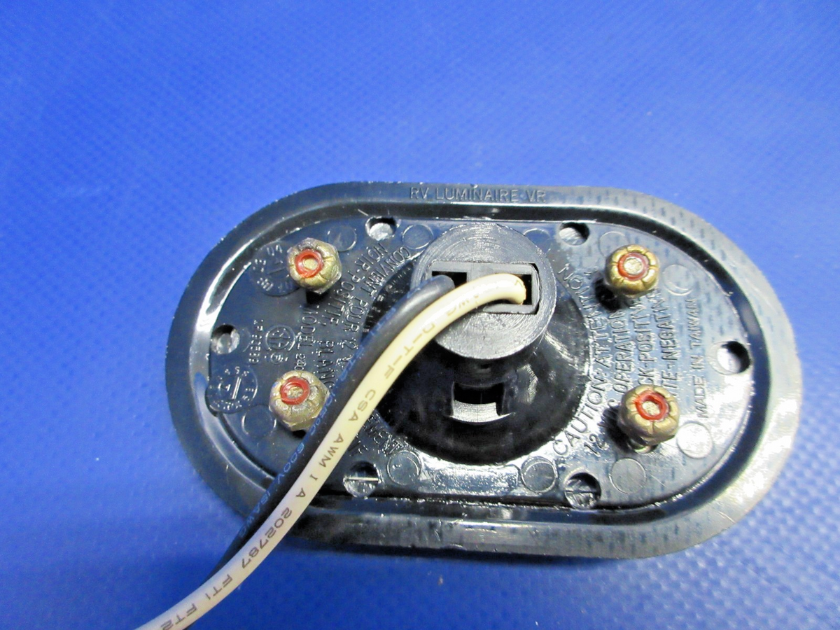 Cirrus SR22 Cabin Light P/N 12458-001 (0926-864)3