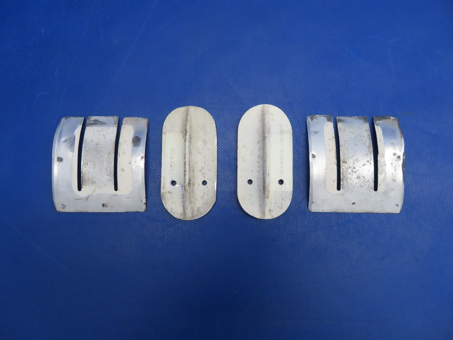 Cessna 172 Main Gear Cabin Step & Cover 0541211-1, 0541226-1 LOT OF 2 (0826-406)2
