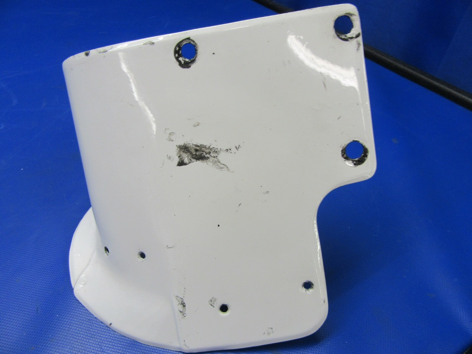 Cessna T210N Fillet, Retainer, Fairing RH Wing 1221105-18, 1213710-24 (0421-316)7