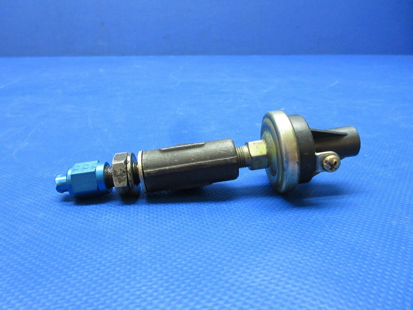 Piper PA-34-200T Seneca II Hour Meter Switch P/N 587-990 TESTED (0524-1533)