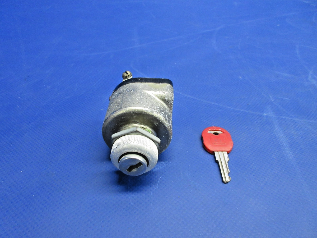 Rockwell Commander 112 Bendix Ignition Switch w/Key P/N 10-357210-1 (0926-845)0