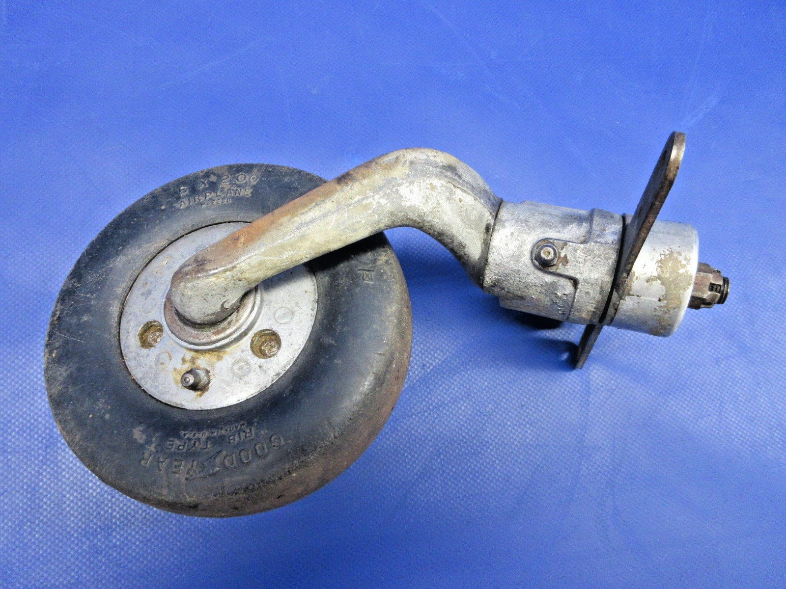 Scott Tailwheel w/ 6 x 2.00 Solid Tire 1-1/2" Wide Leaf Spring (0626-777)1