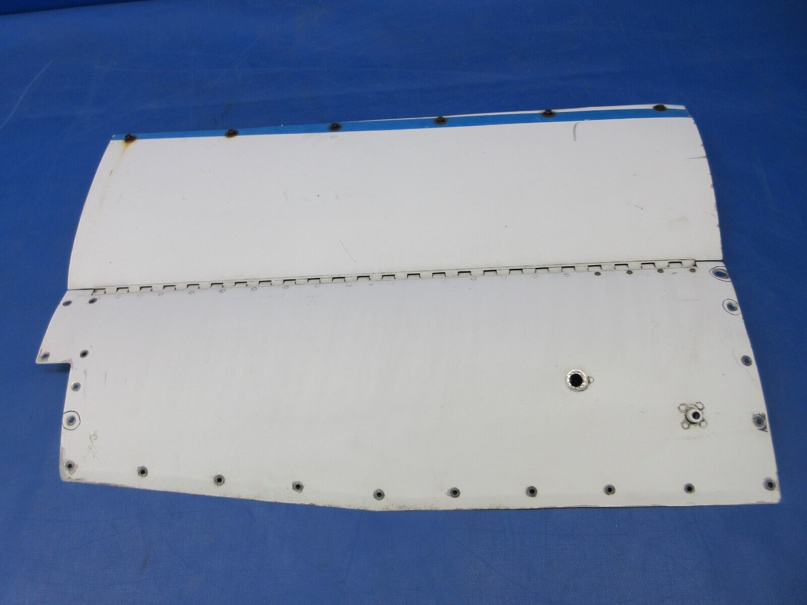 Cessna Twin Engine Cowl LH INBD Side Door Panel P/N 0851164-201 (1024-1359)