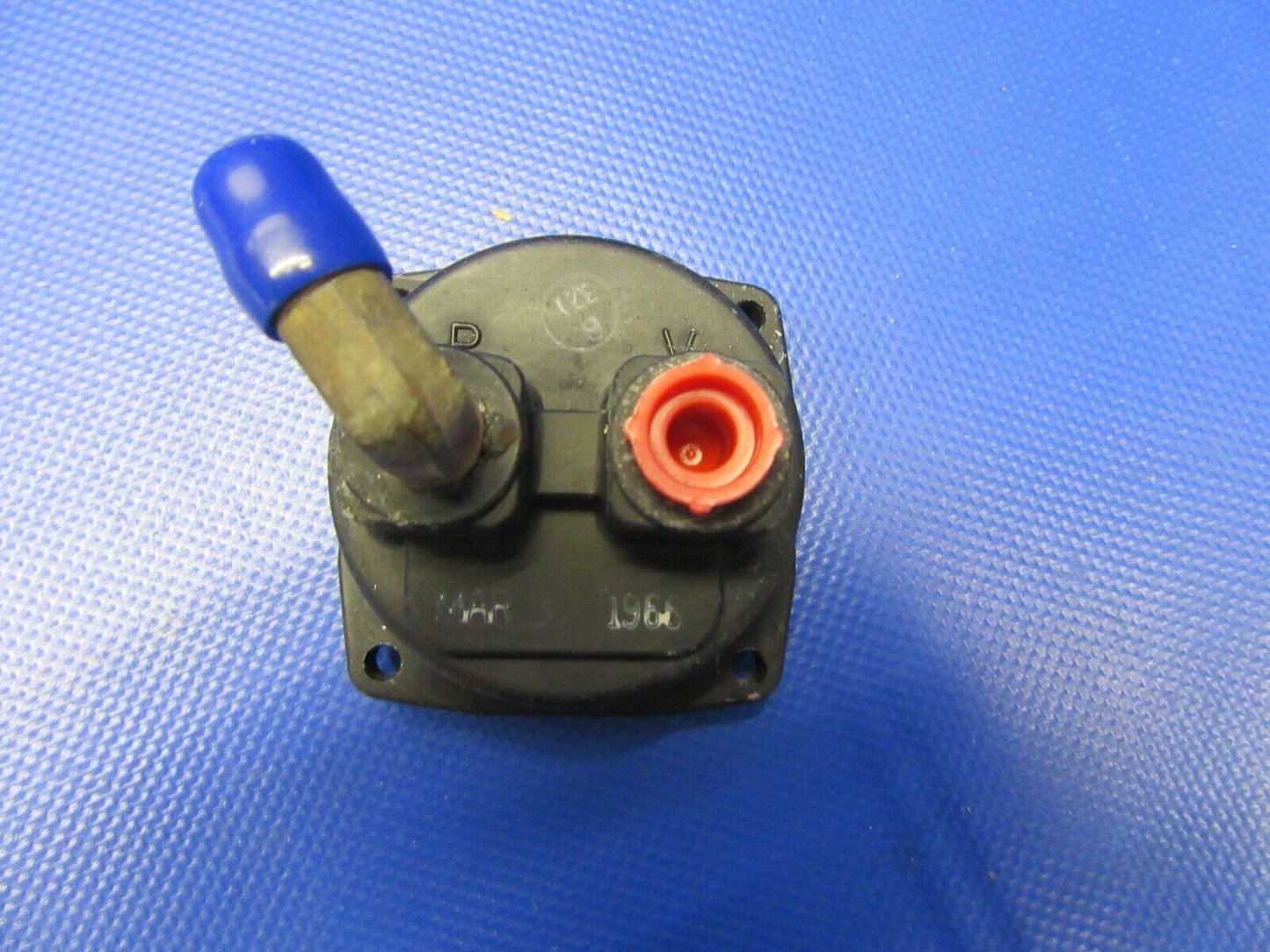 Beech A23A Musketeer Suction Gauge P/N 50-384042-1, SP-357H-BEC (0521-422)