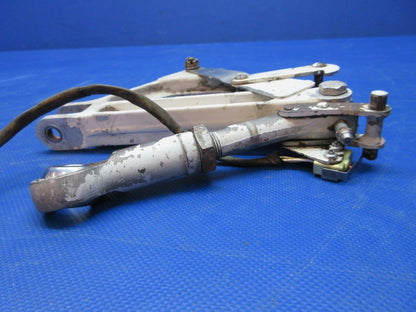 Piper PA-34-200T Seneca II LH MG Truss Assy w/ Switch P/N 78721-02 (0924-1373)