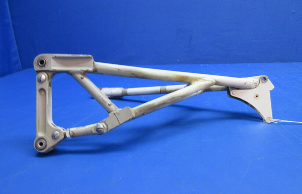 Cessna 310 / 310I Nose Gear Drag Brace Truss P/N 0842000-70 (0923-922)