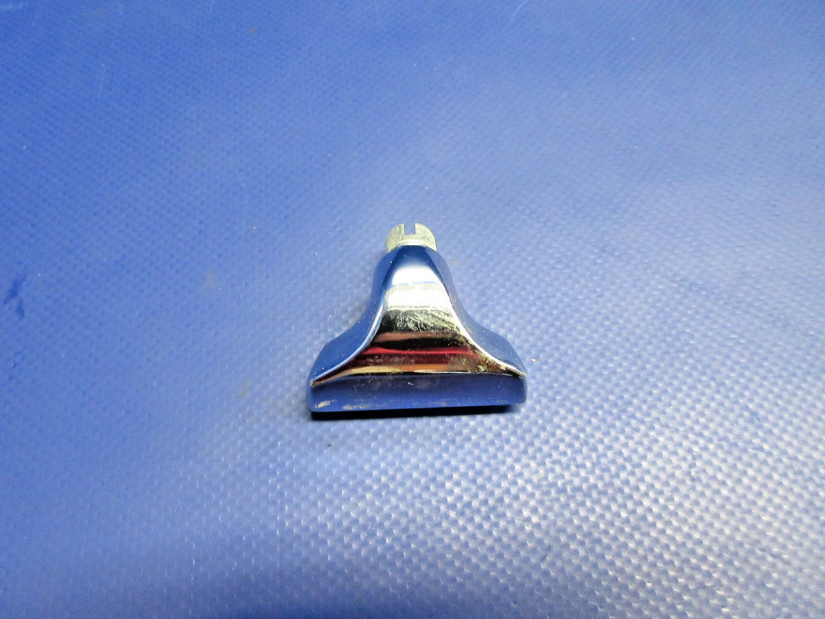 Cessna Window Latch Bracket P/N 1411202-201 NOS (0826-899)7