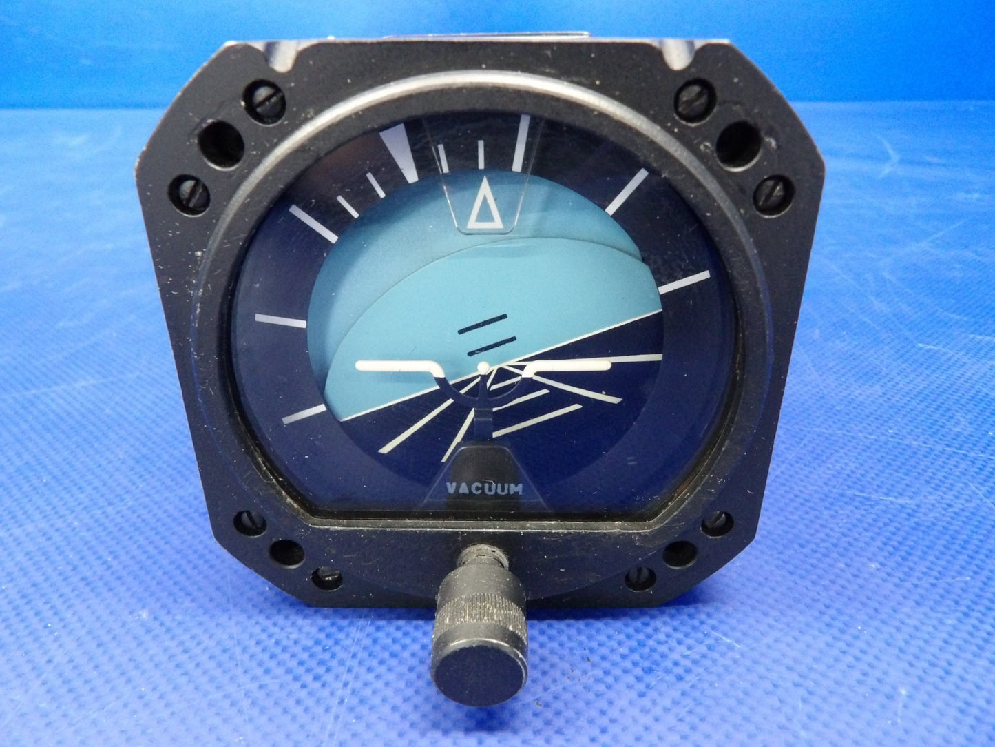 Cessna Aviation Instrument Attitude Indicator P/N 300-3CFC WARRANTY (0726-2072)0
