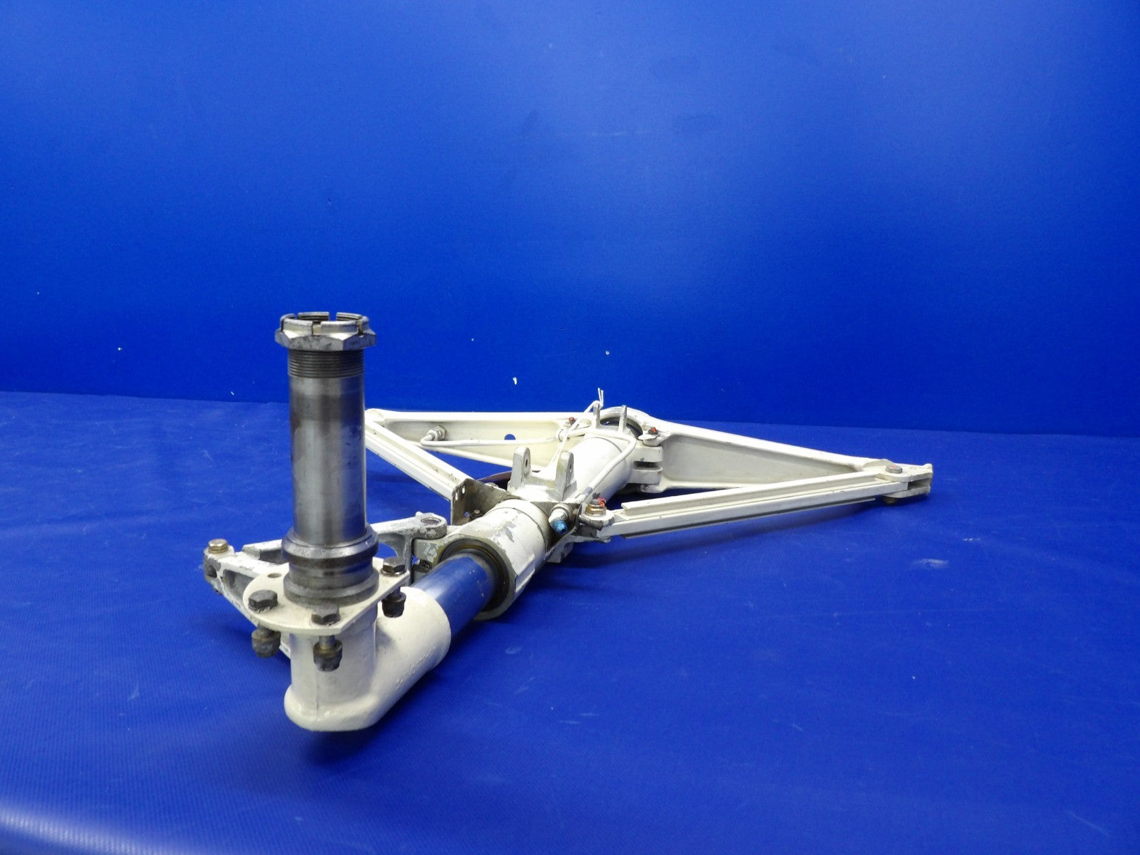 Beech D95A Travel Air Right Hand Main Gear P/N 95-810002-20 (0226-2046)12