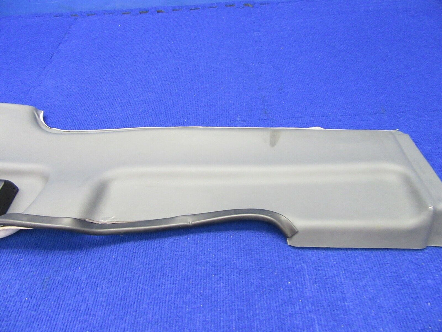 Cirrus SR-22 Interior Trim Cabin Air Duct Cover RH P/N 20896-005 (0122-325)
