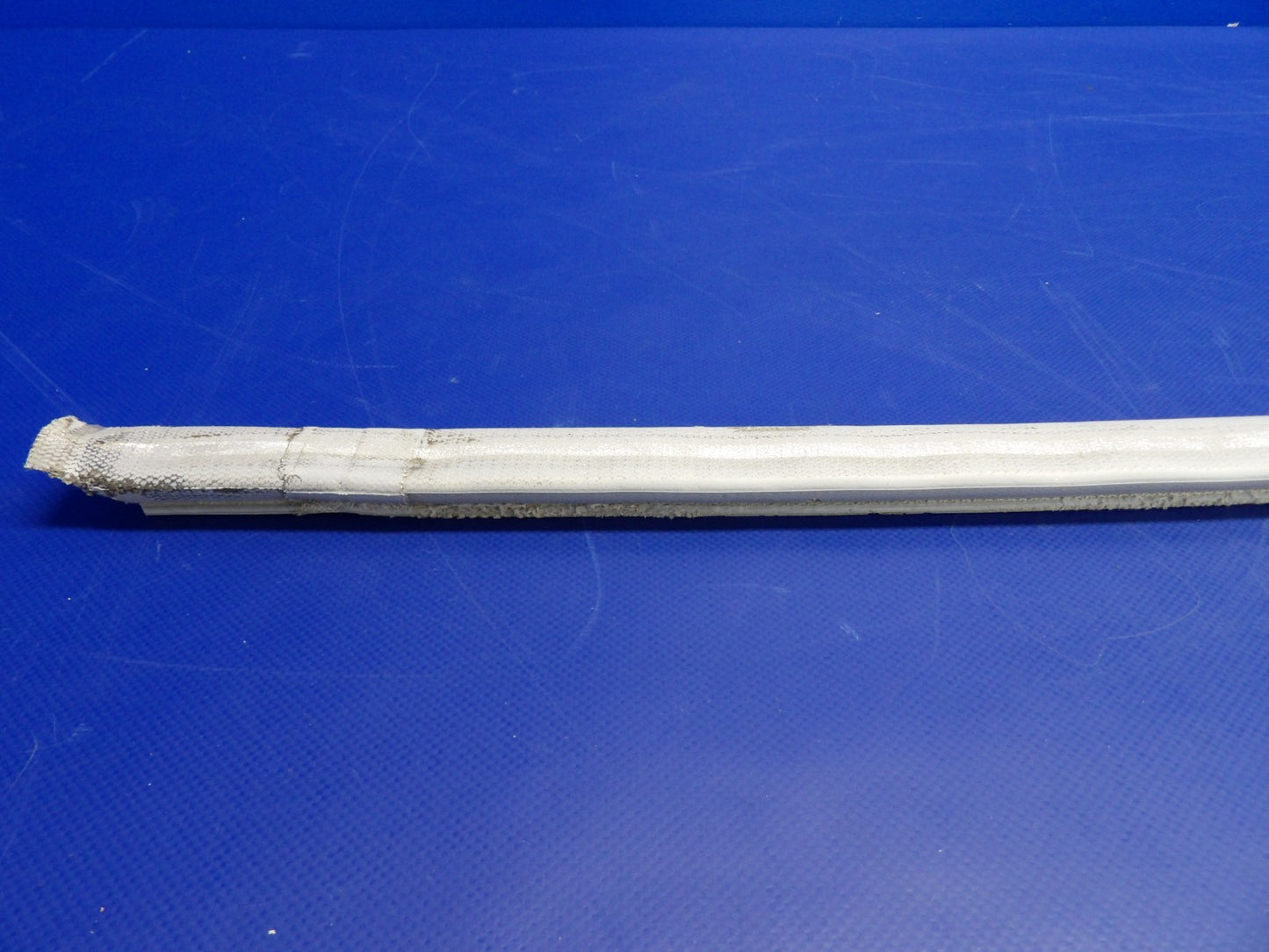 Cessna 421 Cabin Door LWR Seal P/N 9910007-4 (0626-1495)2
