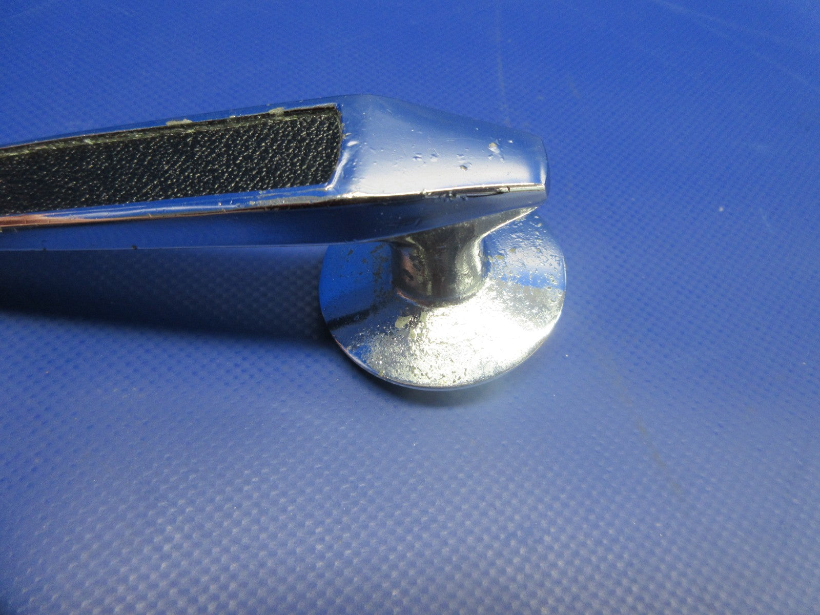 Cessna 182 / 182P Placard Inside Cabin Door Handle RH P/N 1211250-7 (0825-985)13