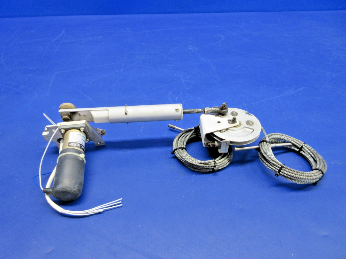 Cirrus SR22 Globe Motors Roll Trim Motor 24V P/N 317A386 TESTED (0926-737)8