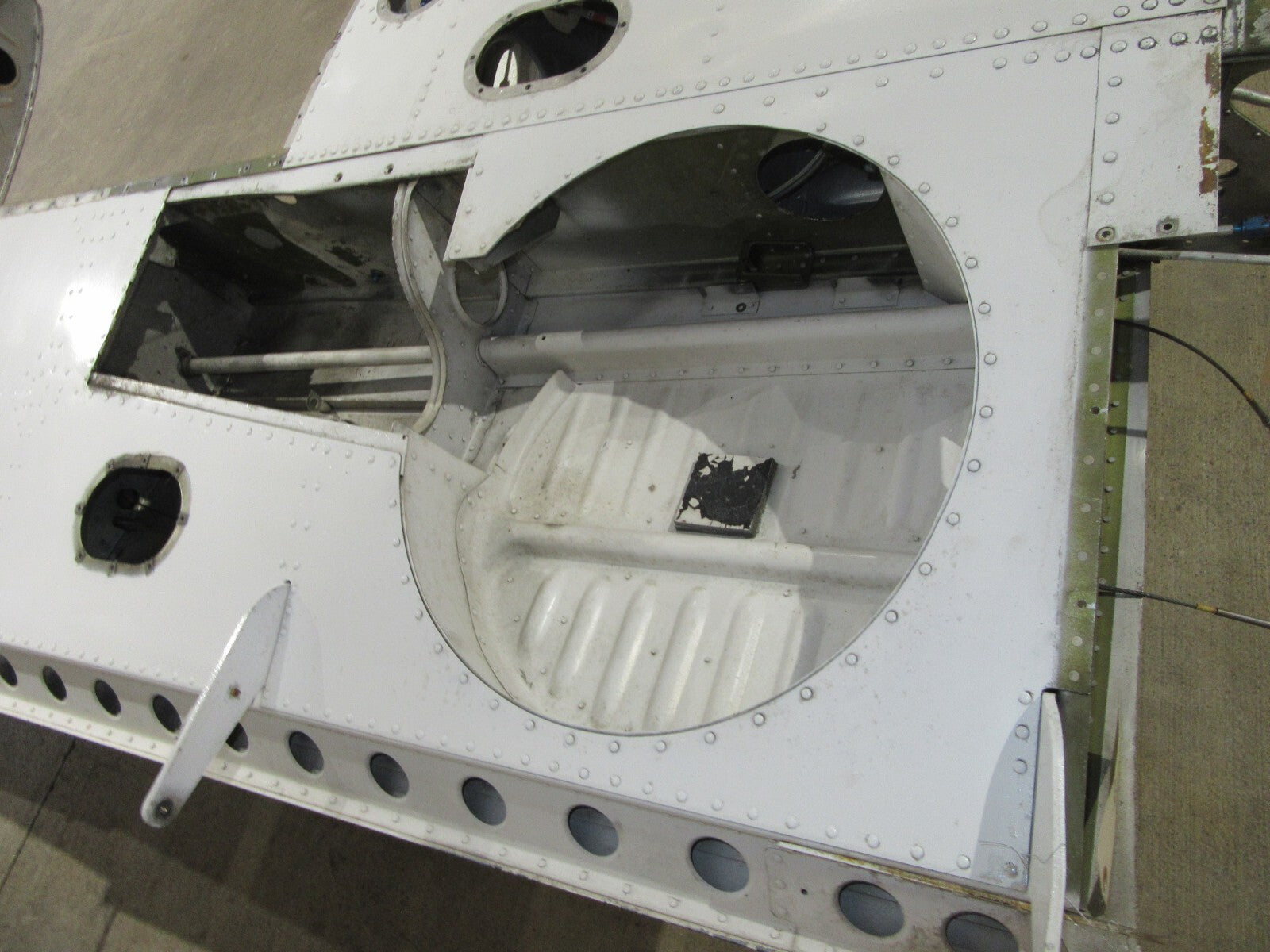 1977 Piper PA-28R-201T Arrow RH Wing P/N 35630-921 (0822-102)4