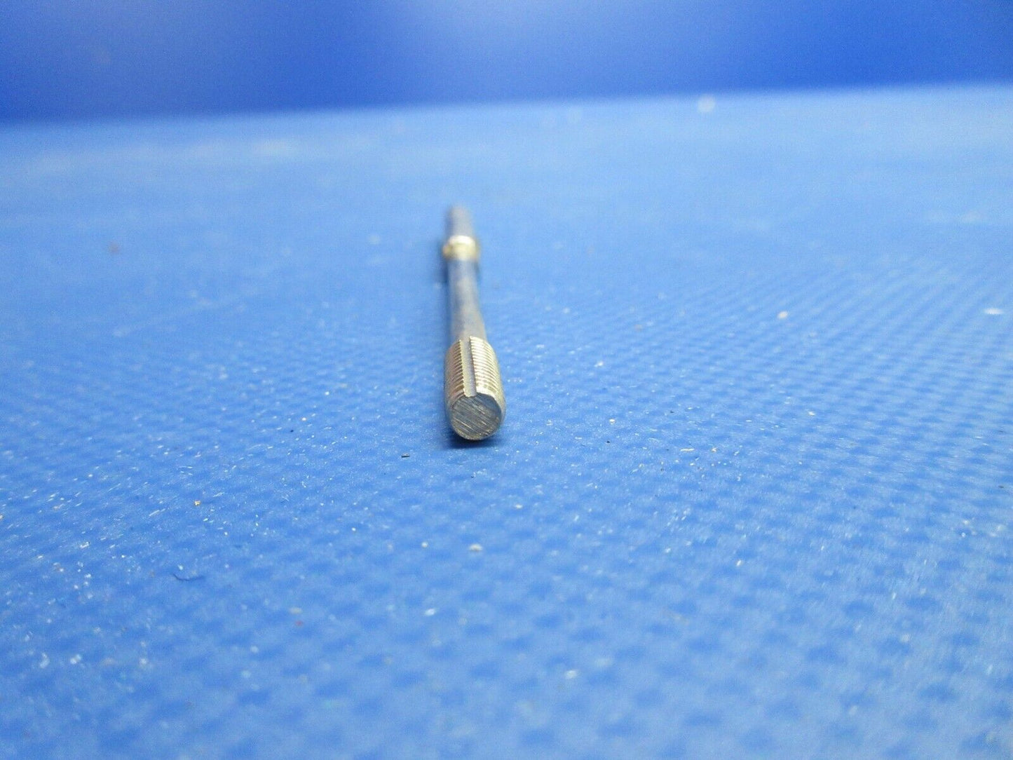 3/32 Cable Stud P/N MS21260-L3LH LOT OF 29 NOS (0524-1954)