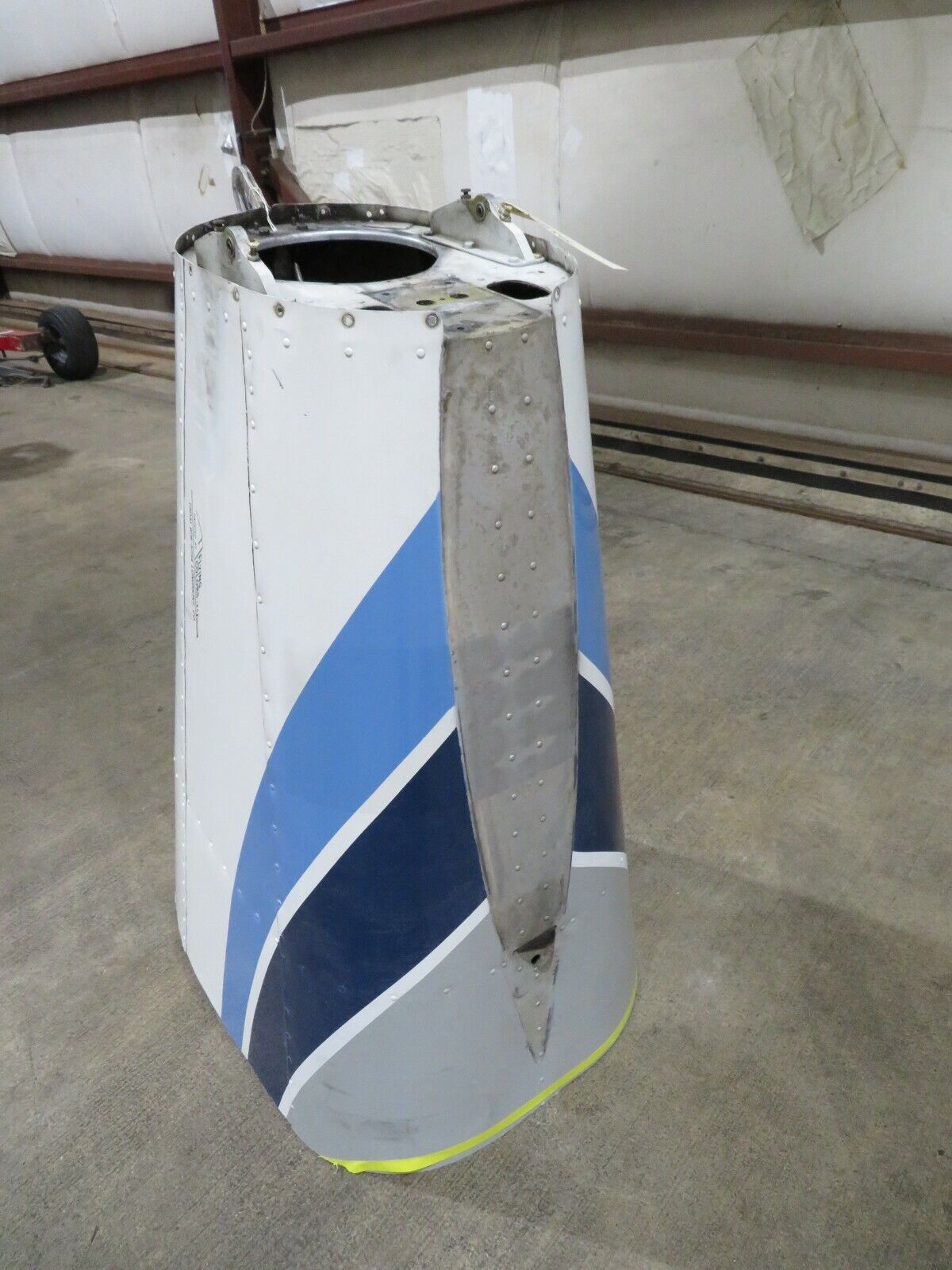 1967 Piper PA-32-300 Fuselage Tail Section (1121-118)