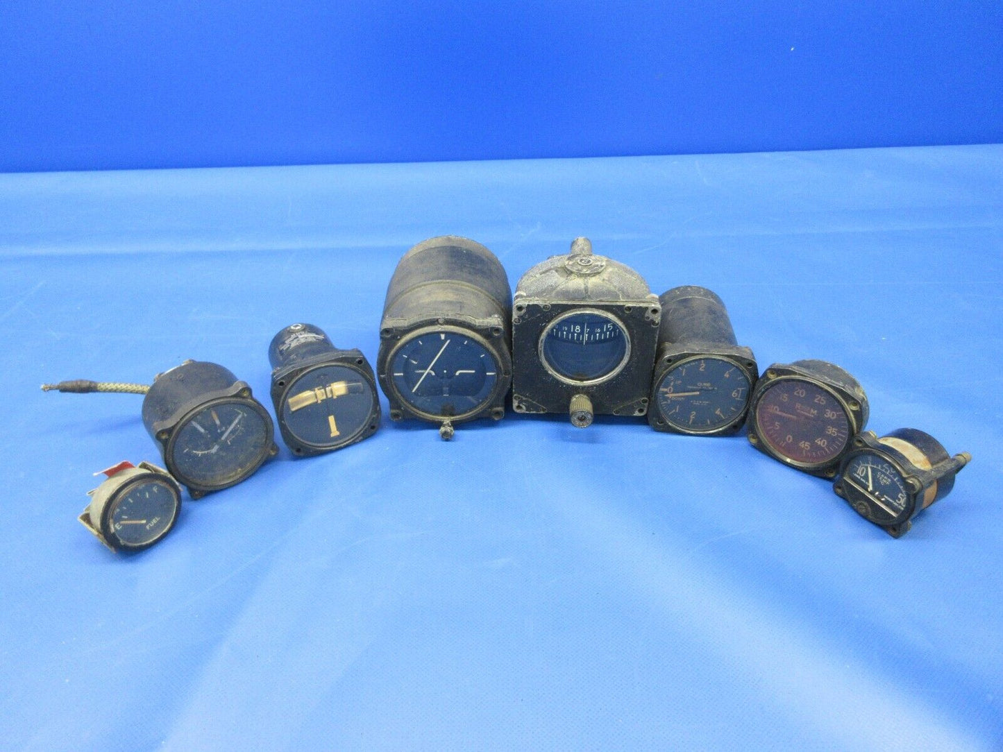 Aircraft / Aviation Instruments Man Cave / Decoration LOT OF 8 (0424-1151)