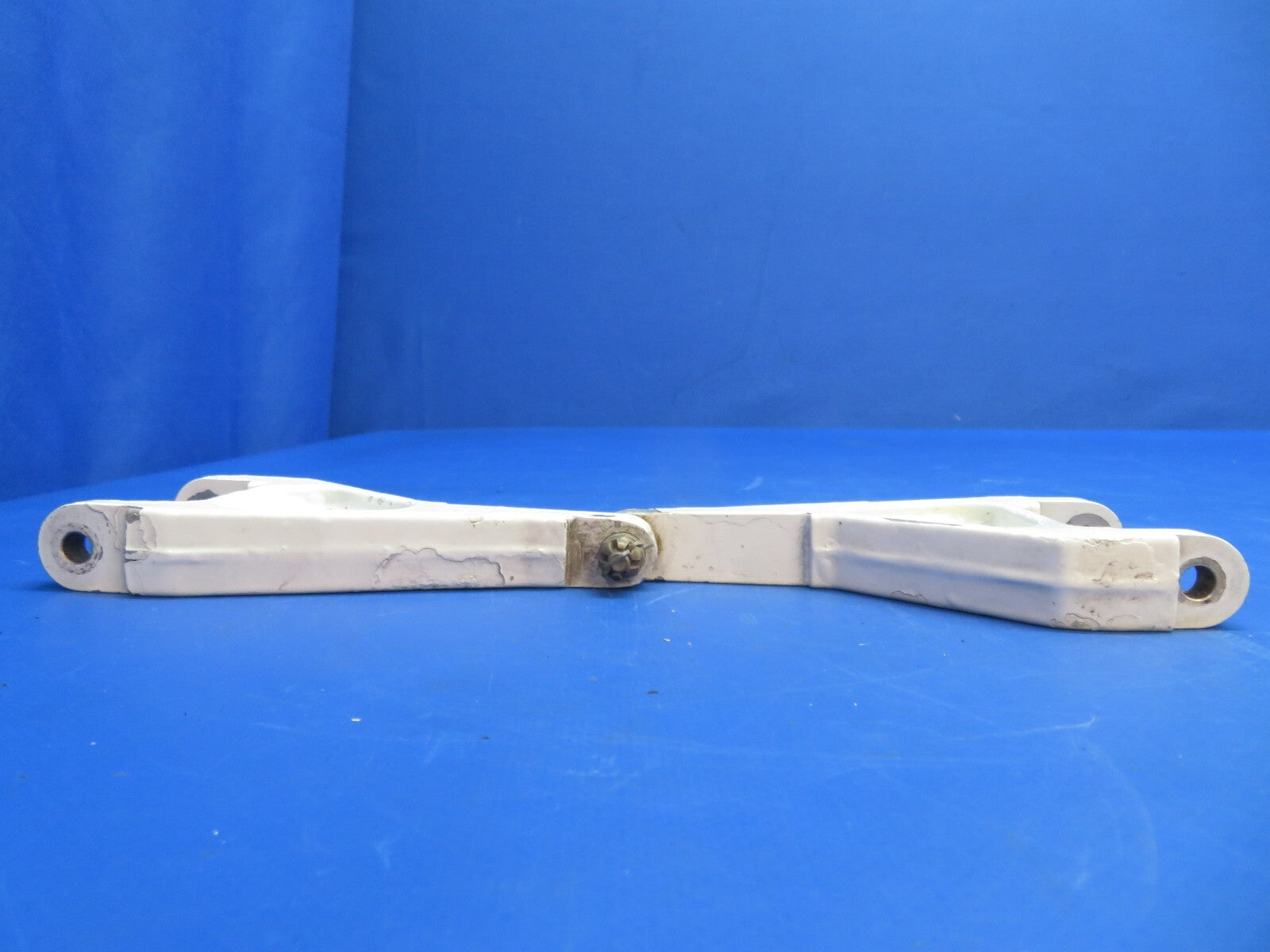 Piper PA-34-200T Seneca II Main Gear Torque Link P/N 67012-00 (0223-945)3