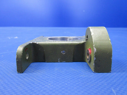 Piper PA-34-200T Seneca II RH Flap Torque Tube Fitting P/N 62421-01 (0524-1243)
