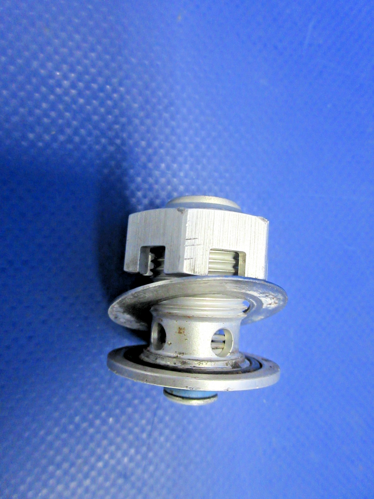 Cessna 310 / 310I AVI Fuel Drain Valve P/N 79C2A (0326-896)7