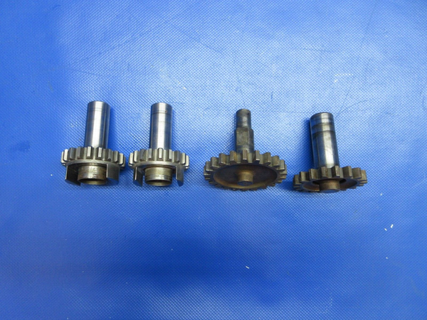 Aircraft Gears MAN CAVE / DECORATION LOT OF 9 (0724-1915)