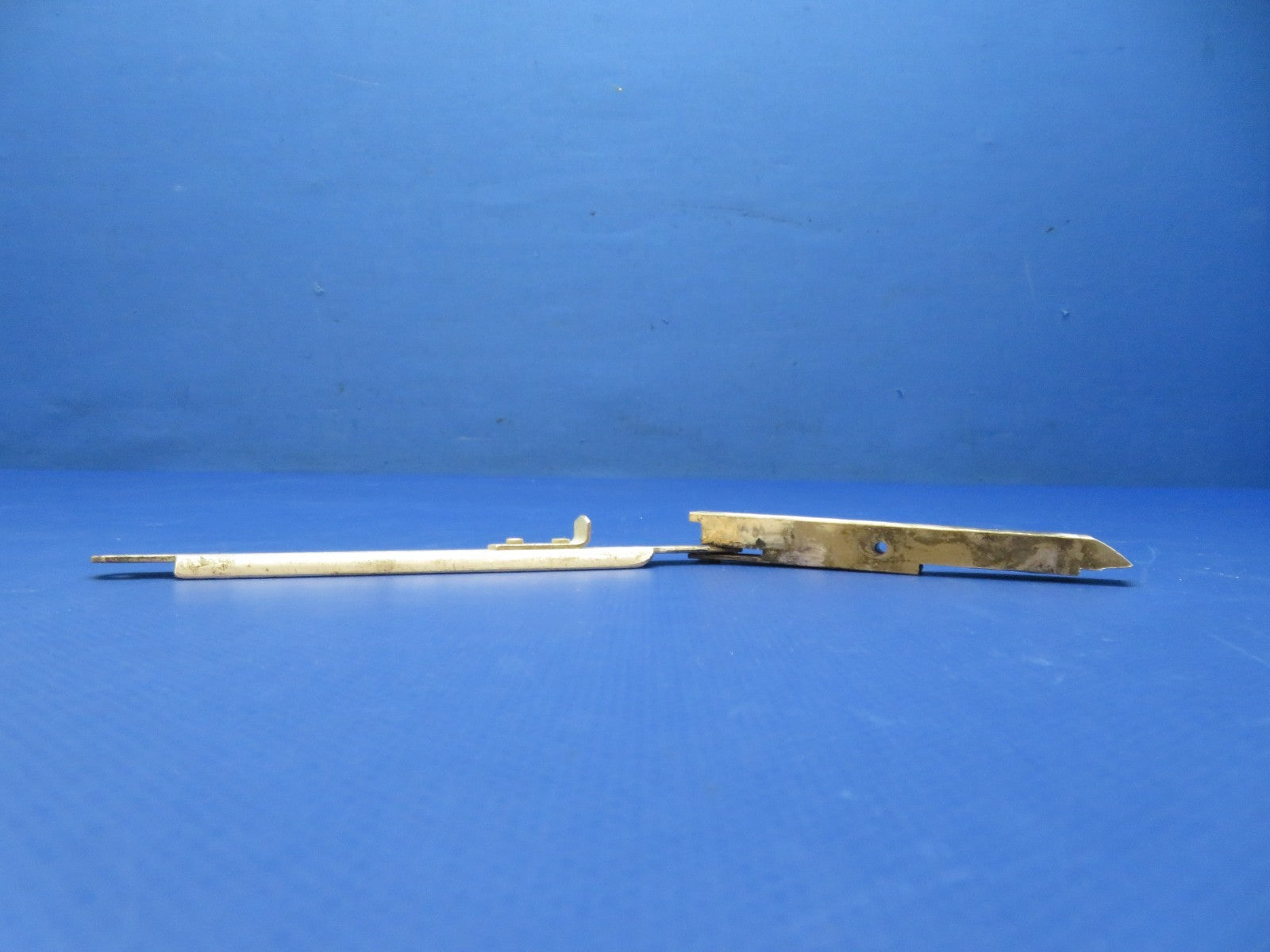 Cessna 182 / 182H Cabin Door LH Latch P/N 0711061-6 (0226-215)9