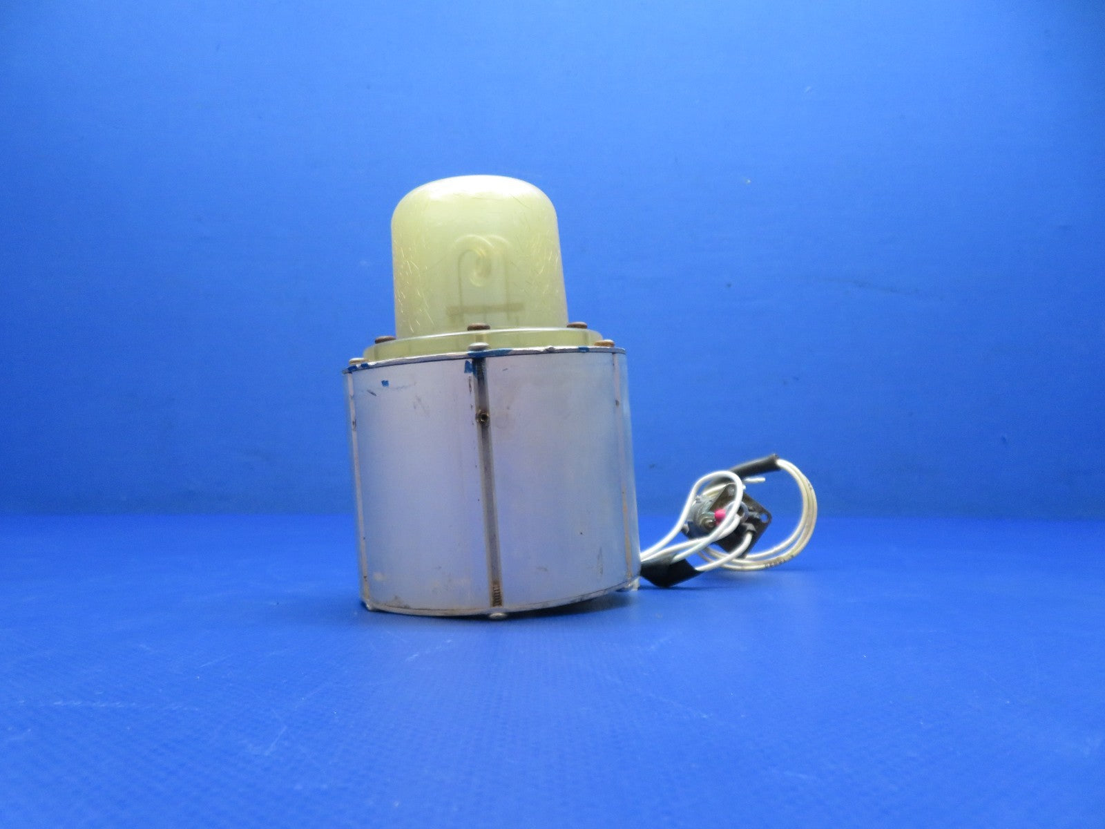 Cessna 421 Universal Corp. Flight Strobe 28v P/N 4400 TESTED (0326-173)6